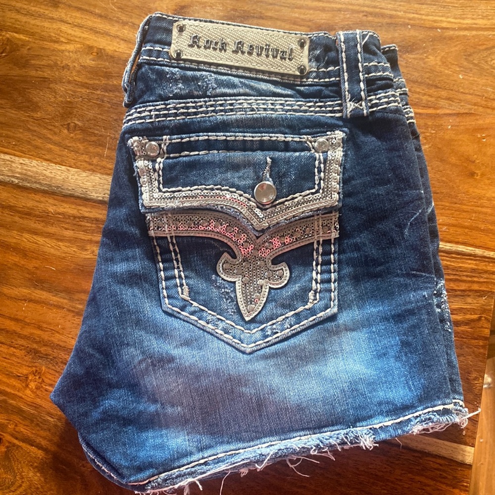 Rock revival bling silver Kai shorts size 30